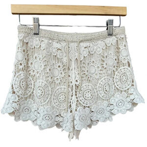 Lovetree Happens Crochet Floral Mini Drawstring Shorts Size Medium